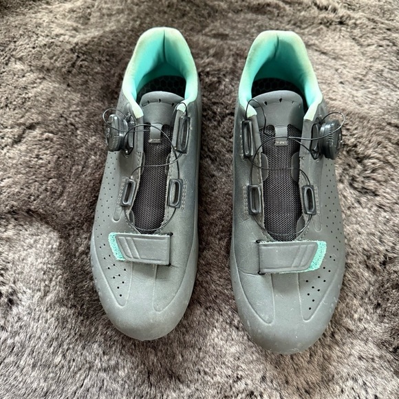 Fi'zi:k Women's Grey Green R5B Boa closure system Cycling Road Shoes 38 US 7.5 - Picture 2 of 7